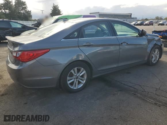 ✅ 2013 Hyundai Sonata GLS • VIN: 5NPEB4AC8DH728898 • Lot: 76494704. Listed on Copart with 142,874 mi. Free auction sales archive from the USA and detailed vehicle history report at DreamBid. Image 3.