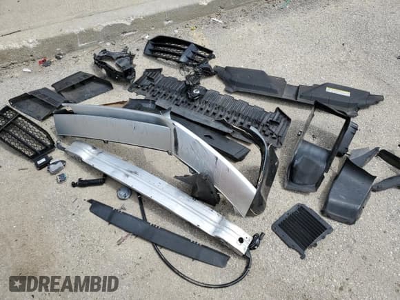 ✅ 2013 Audi RS 5 • VIN: WUAC6AFRXDA900477 • Lot: 51216375. Listed on Copart with 110,353 mi. Free auction sales archive from the USA and detailed vehicle history report at DreamBid. Image 12.