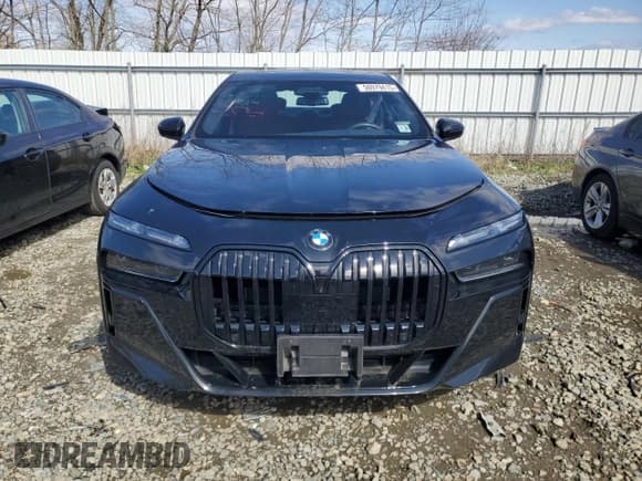 ✅ 2023 BMW 7 Series 760i xDrive • VIN: WBA33EJ02PCM26276 • Лот: 50979415. Опубликован ранее на Copart с пробегом 25 648 миль. Бесплатный доступ к архиву аукционных продаж из США и подробный отчёт об истории автомобиля на DreamBid. Изображение 5.