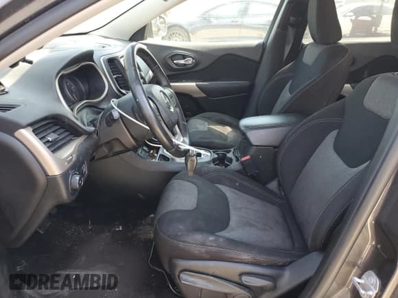 ✅ 2018 Jeep Cherokee Latitude • VIN: 1C4PJLCX6JD510286 • Lot: 66153525. Listed on Copart with 196,507 mi. Free auction sales archive from the USA and detailed vehicle history report at DreamBid. Image 7.