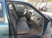 ✅ 1993 Lincoln Town Car Executive • VIN: 1LNLM81W9PY764987 • Лот: 43698015. Опубликован ранее на IAAI с пробегом 179 720 миль. Бесплатный доступ к архиву аукционных продаж из США и подробный отчёт об истории автомобиля на DreamBid. Изображение 5.