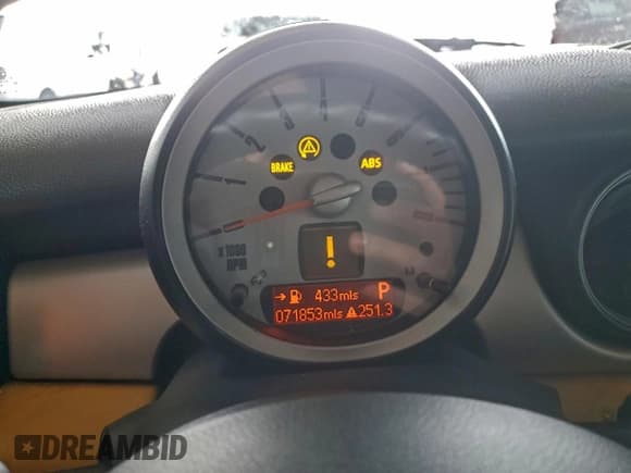 ✅ 2007 MINI Hardtop • VIN: WMWMF33567TT51963 • Lot: 95174805. Listed on Copart with 71,853 mi. Free auction sales archive from the USA and detailed vehicle history report at DreamBid. Image 9.