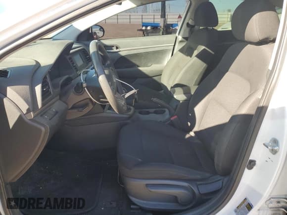 ✅ 2019 Hyundai Elantra SE • VIN: 5NPD74LF9KH455391 • Лот: 87375255. Опубликован ранее на Copart с пробегом 88 150 миль. Бесплатный доступ к архиву аукционных продаж из США и подробный отчёт об истории автомобиля на DreamBid. Изображение 7.