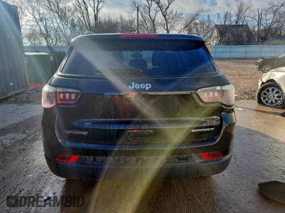 ✅ 2018 Jeep Compass Sport • VIN: 3C4NJCAB9JT226661 • Lot: 91716425. Listed on Copart with 22,152 mi. Free auction sales archive from the USA and detailed vehicle history report at DreamBid. Image 6.