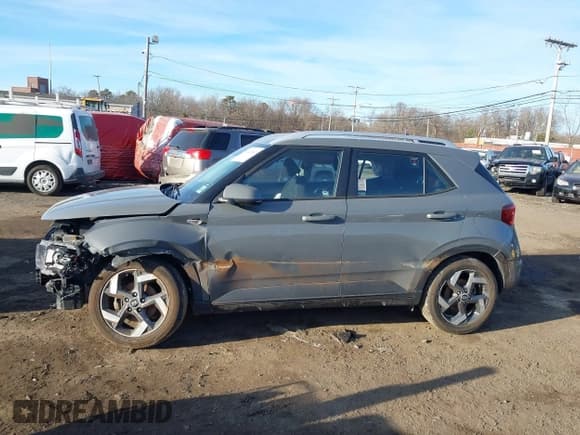 ✅ 2021 Hyundai Venue Denim • VIN: KMHRC8A38MU064092 • Lot: 41443402. Listed on IAAI with 73,174 mi. Free auction sales archive from the USA and detailed vehicle history report at DreamBid. Image 14.