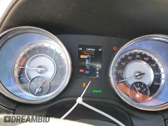 ✅ 2013 Chrysler 300 C • VIN: 2C3CCAET7DH666260 • Лот: 68912145. Опубликован ранее на Copart с пробегом 115 633 миль. Бесплатный доступ к архиву аукционных продаж из США и подробный отчёт об истории автомобиля на DreamBid. Изображение 9.