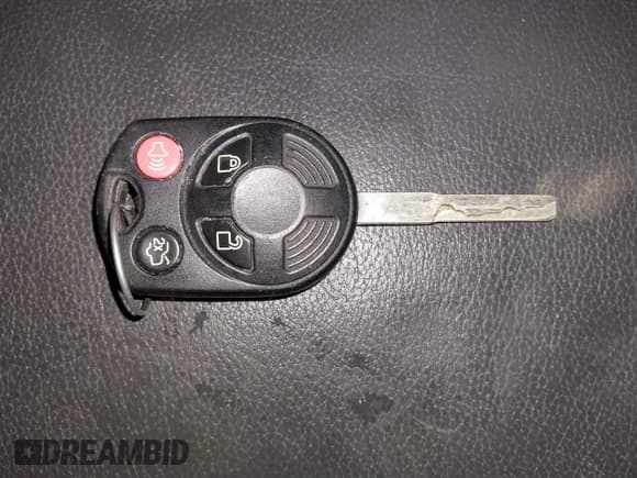 ✅ 2016 Ford Escape SE • VIN: 1FMCU9GX6GUC24672 • Lot: 41210691. Listed on IAAI with 90,605 mi. Free auction sales archive from the USA and detailed vehicle history report at DreamBid. Image 11.