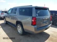 ✅ 2017 Chevrolet Suburban LS • VIN: 1GNSCGKC1HR255223 • Lot: 42754425. Wystawiony na IAAI z przebiegiem 154 612 mil. Bezpłatny archiwum sprzedaży aukcyjnych z USA i szczegółowy raport historii pojazdu na DreamBid. Zdjęcie 3.