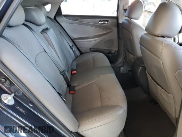 ✅ 2013 Hyundai Sonata SE • VIN: 5NPEC4AB9DH794171 • Lot: 90731365. Listed on Copart with 126,225 mi. Free auction sales archive from the USA and detailed vehicle history report at DreamBid. Image 10.