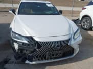 ✅ 2020 Lexus ES 350 • VIN: 58ADZ1B12LU076095 • Lot: 42736236. Wystawiony na IAAI z przebiegiem 83 850 mil. Bezpłatny archiwum sprzedaży aukcyjnych z USA i szczegółowy raport historii pojazdu na DreamBid. Zdjęcie 12.