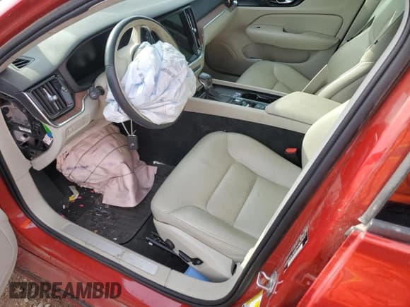 ✅ 2021 Volvo S60 Momentum • VIN: 7JR102FKXMG095822 • Lot: 66138963. Wystawiony na Copart z przebiegiem Nie podano. Bezpłatny archiwum sprzedaży aukcyjnych z USA i szczegółowy raport historii pojazdu na DreamBid. Zdjęcie 7.