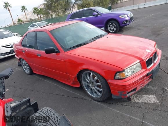 ✅ 1992 BMW 3 Series • VIN: WBACB4319NFF89279 • Лот: 43693937. Опубликован ранее на IAAI с пробегом 147 954 миль. Бесплатный доступ к архиву аукционных продаж из США и подробный отчёт об истории автомобиля на DreamBid. Изображение 1.