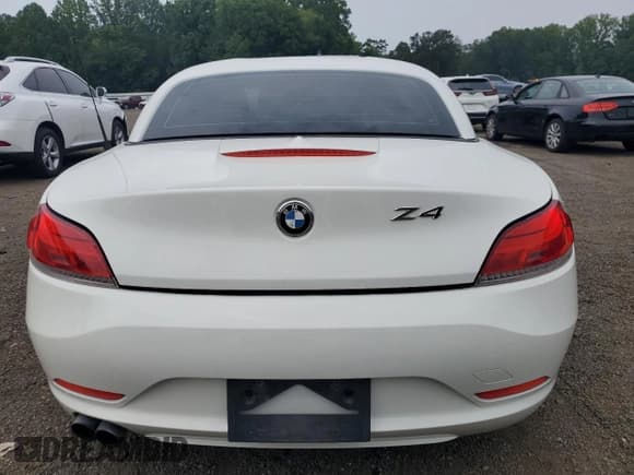 ✅ 2011 BMW Z4 sDrive30i • VIN: WBALM5C50BE379686 • Lot: 67585655. Listed on Copart with 115,893 mi. Free auction sales archive from the USA and detailed vehicle history report at DreamBid. Image 6.