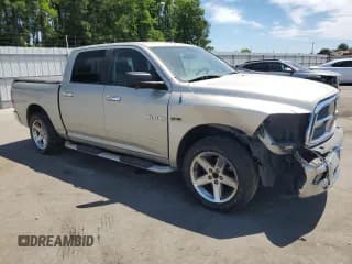 ✅ 2009 Dodge 1500 Sport • VIN: 1D3HB13T99J513626 • Lot: 55942335. Wystawiony na Copart z przebiegiem 201 186 mil. Bezpłatny archiwum sprzedaży aukcyjnych z USA i szczegółowy raport historii pojazdu na DreamBid. Zdjęcie 3.