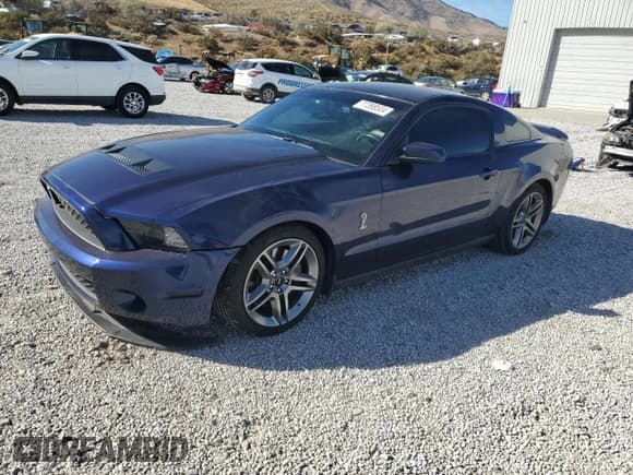 ✅ 2010 Ford Mustang GT500 • VIN: 1ZVBP8JS1A5105926 • Лот: 77398504. Опубликован ранее на Copart с пробегом 63 699 миль. Бесплатный доступ к архиву аукционных продаж из США и подробный отчёт об истории автомобиля на DreamBid. Изображение 1.