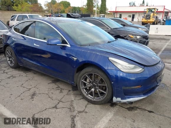 ✅ 2020 Tesla Model 3 Long Range • VIN: 5YJ3E1EB4LF647683 • Lot: 43698875. Wystawiony na IAAI z przebiegiem 108 429 mil. Bezpłatny archiwum sprzedaży aukcyjnych z USA i szczegółowy raport historii pojazdu na DreamBid. Zdjęcie 1.