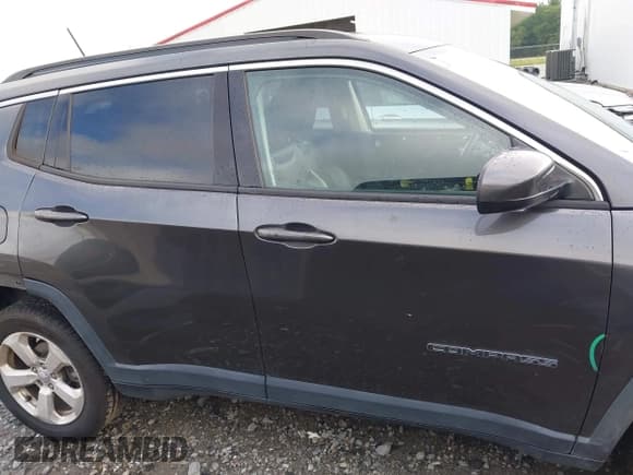 ✅ 2019 Jeep Compass Latitude • VIN: 3C4NJDBB4KT593344 • Lot: 42591052. Wystawiony na IAAI z przebiegiem 120 251 mil. Bezpłatny archiwum sprzedaży aukcyjnych z USA i szczegółowy raport historii pojazdu na DreamBid. Zdjęcie 14.