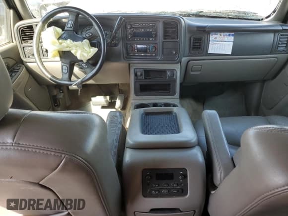 ✅ 2005 Chevrolet Suburban Z71 • VIN: 3GNFK16Z25G283303 • Лот: 81325185. Опубликован ранее на Copart с пробегом Не указан. Бесплатный доступ к архиву аукционных продаж из США и подробный отчёт об истории автомобиля на DreamBid. Изображение 8.