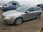 ✅ 2008 Volvo V70 • VIN: YV1BW982981046346 • Лот: 86766514. Опубликован ранее на Copart с пробегом 139 811 миль. Бесплатный доступ к архиву аукционных продаж из США и подробный отчёт об истории автомобиля на DreamBid. Изображение 1.