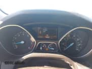 ✅ 2015 Ford Focus SE • VIN: 1FADP3K25FL380561 • Lot: 43720002. Wystawiony na IAAI z przebiegiem 127 219 mil. Bezpłatny archiwum sprzedaży aukcyjnych z USA i szczegółowy raport historii pojazdu na DreamBid. Zdjęcie 7.