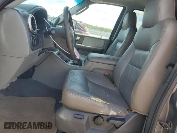 ✅ 2004 Ford Expedition Special Service • VIN: 1FMFU16L64LA22249 • Lot: 85294765. Listed on Copart with 306,001 mi. Free auction sales archive from the USA and detailed vehicle history report at DreamBid. Image 7.