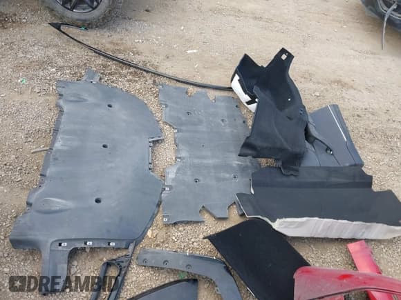 ✅ 2021 Tesla Model S Plaid • VIN: 5YJSA1E60MF447203 • Lot: 42025120. Listed on IAAI with 58,190 mi. Free auction sales archive from the USA and detailed vehicle history report at DreamBid. Image 19.