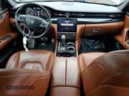 ✅ 2021 Maserati Quattroporte S Q4 • VIN: ZAM56YRA3M1371485 • Lot: 93248495. Wystawiony na Copart z przebiegiem 38 962 mil. Bezpłatny archiwum sprzedaży aukcyjnych z USA i szczegółowy raport historii pojazdu na DreamBid. Zdjęcie 8.