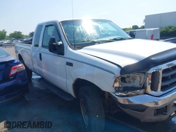 ✅ 2000 Ford F-250 XL • VIN: 1FTNX21L4YEA69598 • Lot: 42567608. Wystawiony na IAAI z przebiegiem 206 758 mil. Bezpłatny archiwum sprzedaży aukcyjnych z USA i szczegółowy raport historii pojazdu na DreamBid. Zdjęcie 13.