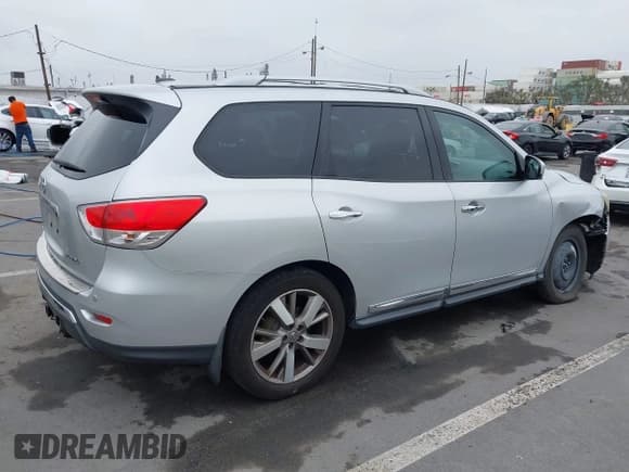 ✅ 2014 Nissan Pathfinder SL • VIN: 5N1AR2MN6EC726507 • Lot: 42444733. Listed on IAAI with 136,280 mi. Free auction sales archive from the USA and detailed vehicle history report at DreamBid. Image 4.
