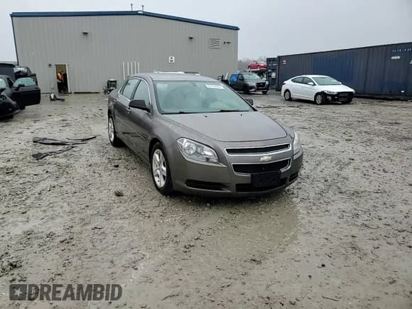 ✅ 2012 Chevrolet Malibu 1LS • VIN: 1G1ZB5E07CF107905 • Lot: 80743964. Wystawiony na Copart z przebiegiem 210 421 mil. Bezpłatny archiwum sprzedaży aukcyjnych z USA i szczegółowy raport historii pojazdu na DreamBid. Zdjęcie 13.