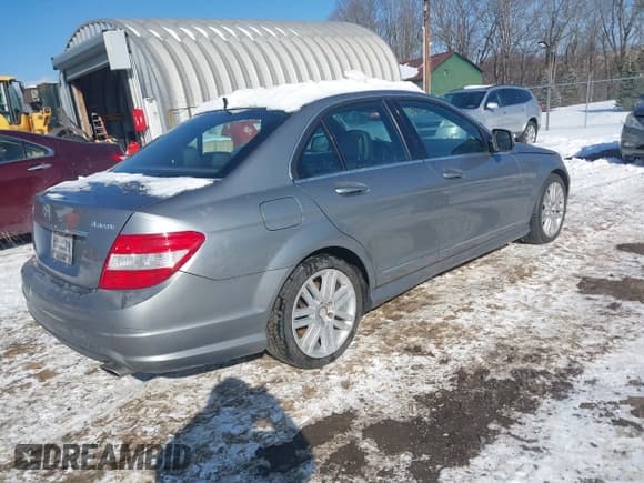 ✅ 2008 Mercedes-Benz C 300 Sport • VIN: WDDGF81X88F062588 • Lot: 41374634. Listed on IAAI with 154,904 mi. Free auction sales archive from the USA and detailed vehicle history report at DreamBid. Image 4.