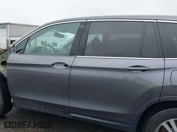 ✅ 2017 Honda Pilot EX-L • VIN: 5FNYF5H77HB033090 • Lot: 42359412. Listed on IAAI with 131,032 mi. Free auction sales archive from the USA and detailed vehicle history report at DreamBid. Image 15.