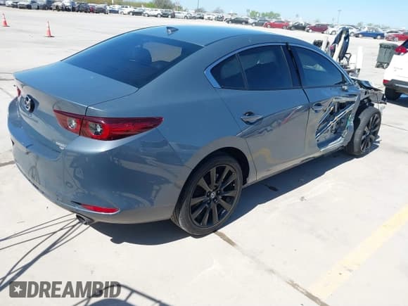✅ 2022 Mazda 3 2.5 Turbo • VIN: 3MZBPBAY8NM308426 • Lot: 41808563. Wystawiony na IAAI z przebiegiem 44 693 mil. Bezpłatny archiwum sprzedaży aukcyjnych z USA i szczegółowy raport historii pojazdu na DreamBid. Zdjęcie 4.