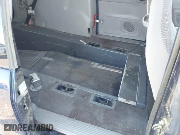 ✅ 2000 Ford Windstar LX • VIN: 2FMZA5147YBC89600 • Lot: 43557886. Listed on IAAI with 72,391 mi. Free auction sales archive from the USA and detailed vehicle history report at DreamBid. Image 8.