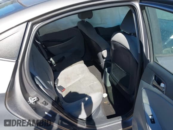 ✅ 2017 Hyundai Accent SE • VIN: KMHCT4AE7HU368276 • Lot: 43483867. Wystawiony na IAAI z przebiegiem 170 939 mil. Bezpłatny archiwum sprzedaży aukcyjnych z USA i szczegółowy raport historii pojazdu na DreamBid. Zdjęcie 8.