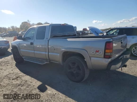 ✅ 2000 GMC Sierra 1500 SLE • VIN: 1GTEK19V6YE370291 • Lot: 89522155. Wystawiony na Copart z przebiegiem Nie podano. Bezpłatny archiwum sprzedaży aukcyjnych z USA i szczegółowy raport historii pojazdu na DreamBid. Zdjęcie 2.
