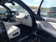 ✅ 2019 BMW X5 xDrive40i • VIN: 5UXCR6C50KLL09044 • Lot: 43562307. Wystawiony na IAAI z przebiegiem 84 568 mil. Bezpłatny archiwum sprzedaży aukcyjnych z USA i szczegółowy raport historii pojazdu na DreamBid. Zdjęcie 5.