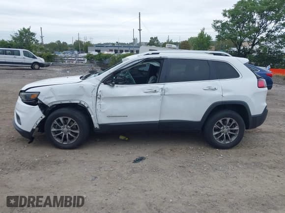 ✅ 2019 Jeep Cherokee Latitude Plus • VIN: 1C4PJMLX9KD436031 • Лот: 43240711. Опубликован ранее на IAAI с пробегом 80 571 миль. Бесплатный доступ к архиву аукционных продаж из США и подробный отчёт об истории автомобиля на DreamBid. Изображение 14.