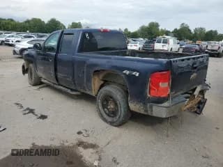 ✅ 2010 Chevrolet Silverado 1500 LS • VIN: 1GCSKREA0AZ198505 • Lot: 69447054. Listed on Copart with 198,743 mi. Free auction sales archive from the USA and detailed vehicle history report at DreamBid. Image 2.