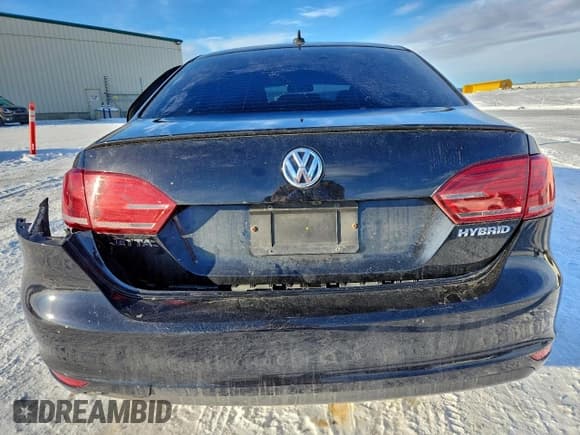 ✅ 2013 Volkswagen Jetta Hybrid • VIN: 3VW637AJ2DM287066 • Lot: 94932915. Wystawiony na Copart z przebiegiem 174 347 mil. Bezpłatny archiwum sprzedaży aukcyjnych z USA i szczegółowy raport historii pojazdu na DreamBid. Zdjęcie 6.