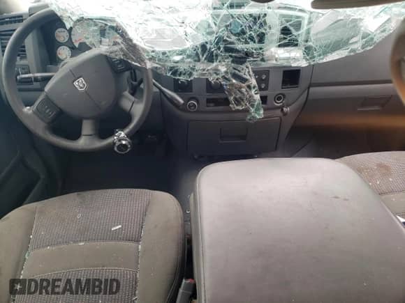 2007 Dodge 1500 SLT z VIN 1D7HU18P27S107019, wystawiony jako Copart lot #71246244 z przebiegiem Nie podano mil oraz Szkoda całkowita • Salvage title. Historia ofert i sprzedaży dostępna na DreamBid. Obrazek 8.