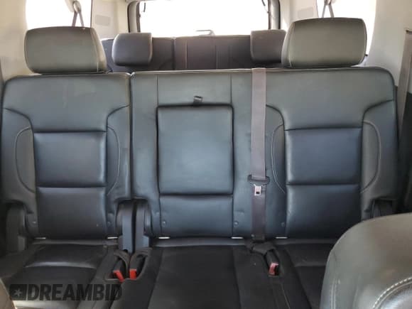 ✅ 2016 Chevrolet Suburban LT • VIN: 1GNSCHKC1GR218645 • Lot: 80330224. Wystawiony na Copart z przebiegiem 84 979 mil. Bezpłatny archiwum sprzedaży aukcyjnych z USA i szczegółowy raport historii pojazdu na DreamBid. Zdjęcie 10.