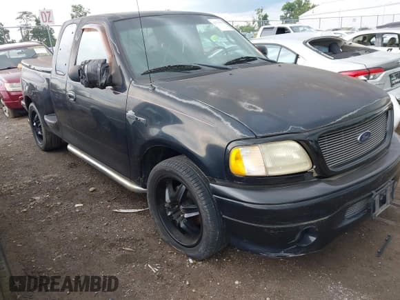 ✅ 2000 Ford F-150 XL • VIN: 2FTRX07L3YCB03694 • Lot: 42713596. Listed on IAAI with Not provided. Free auction sales archive from the USA and detailed vehicle history report at DreamBid. Image 1.