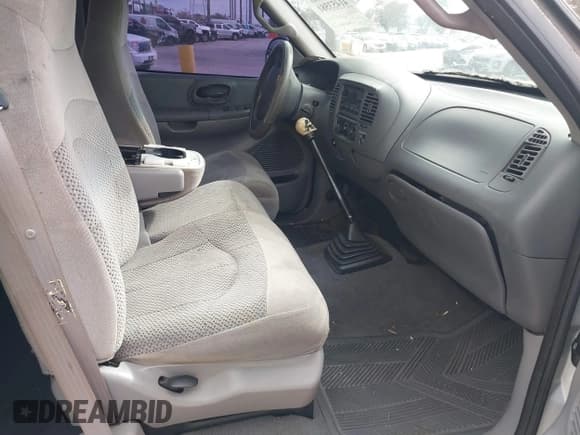 ✅ 2001 Ford F-150 XL • VIN: 1FTRX17W11NA24394 • Lot: 41453581. Listed on IAAI with 71,311 mi. Free auction sales archive from the USA and detailed vehicle history report at DreamBid. Image 5.