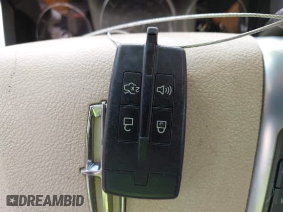 ✅ 2011 Lincoln MKS • VIN: 1LNHL9DR1BG610051 • Lot: 42925540. Wystawiony na IAAI z przebiegiem 233 673 mil. Bezpłatny archiwum sprzedaży aukcyjnych z USA i szczegółowy raport historii pojazdu na DreamBid. Zdjęcie 11.