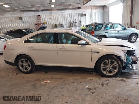 ✅ 2017 Ford Taurus SEL • VIN: 1FAHP2E86HG116904 • Lot: 43152326. Wystawiony na IAAI z przebiegiem 124 597 mil. Bezpłatny archiwum sprzedaży aukcyjnych z USA i szczegółowy raport historii pojazdu na DreamBid. Zdjęcie 13.