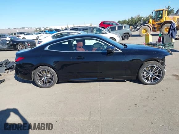 ✅ 2025 BMW 4 Series 430i • VIN: WBA43DA01SCT72167 • Lot: 43856244. Wystawiony na IAAI z przebiegiem 6 220 mil. Bezpłatny archiwum sprzedaży aukcyjnych z USA i szczegółowy raport historii pojazdu na DreamBid. Zdjęcie 14.