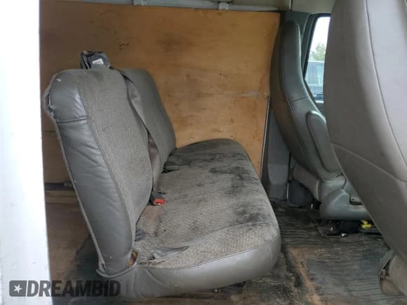 ✅ 2016 GMC Savana Cargo • VIN: 1GTZ7HFG2G1312220 • Lot: 71509005. Wystawiony na Copart z przebiegiem 156 904 mil. Bezpłatny archiwum sprzedaży aukcyjnych z USA i szczegółowy raport historii pojazdu na DreamBid. Zdjęcie 11.