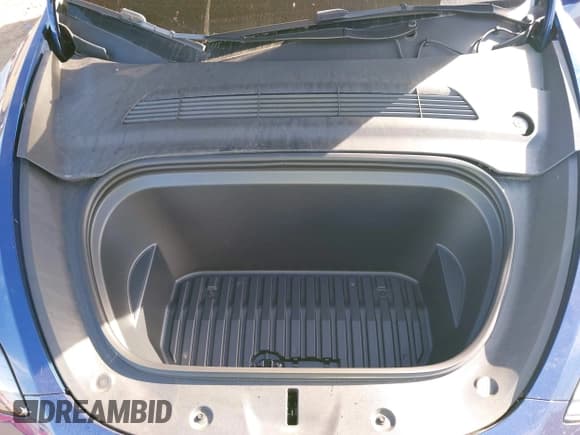 ✅ 2023 Tesla Model Y Long Range • VIN: 7SAYGDEE2PF799921 • Лот: 43391635. Опубликован ранее на IAAI с пробегом 34 053 миль. Бесплатный доступ к архиву аукционных продаж из США и подробный отчёт об истории автомобиля на DreamBid. Изображение 10.