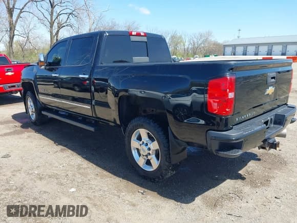 ✅ 2018 Chevrolet Silverado 2500HD LT • VIN: 1GC1KVEY8JF187755 • Lot: 41948037. Listed on IAAI with 151,323 mi. Free auction sales archive from the USA and detailed vehicle history report at DreamBid. Image 3.